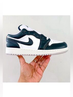 Nike Air Jordan 1 Low Oxidized Green Special Edition Sneakers   6.5Y/ 8 Women